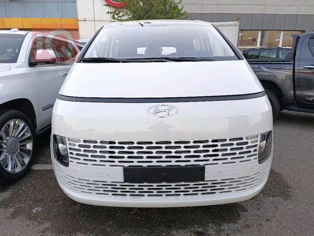 هيونداي ستاريا